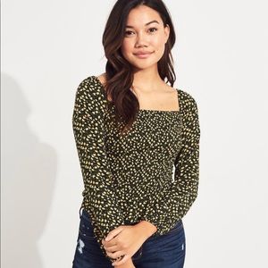 New Hollister off the shoulder shirt